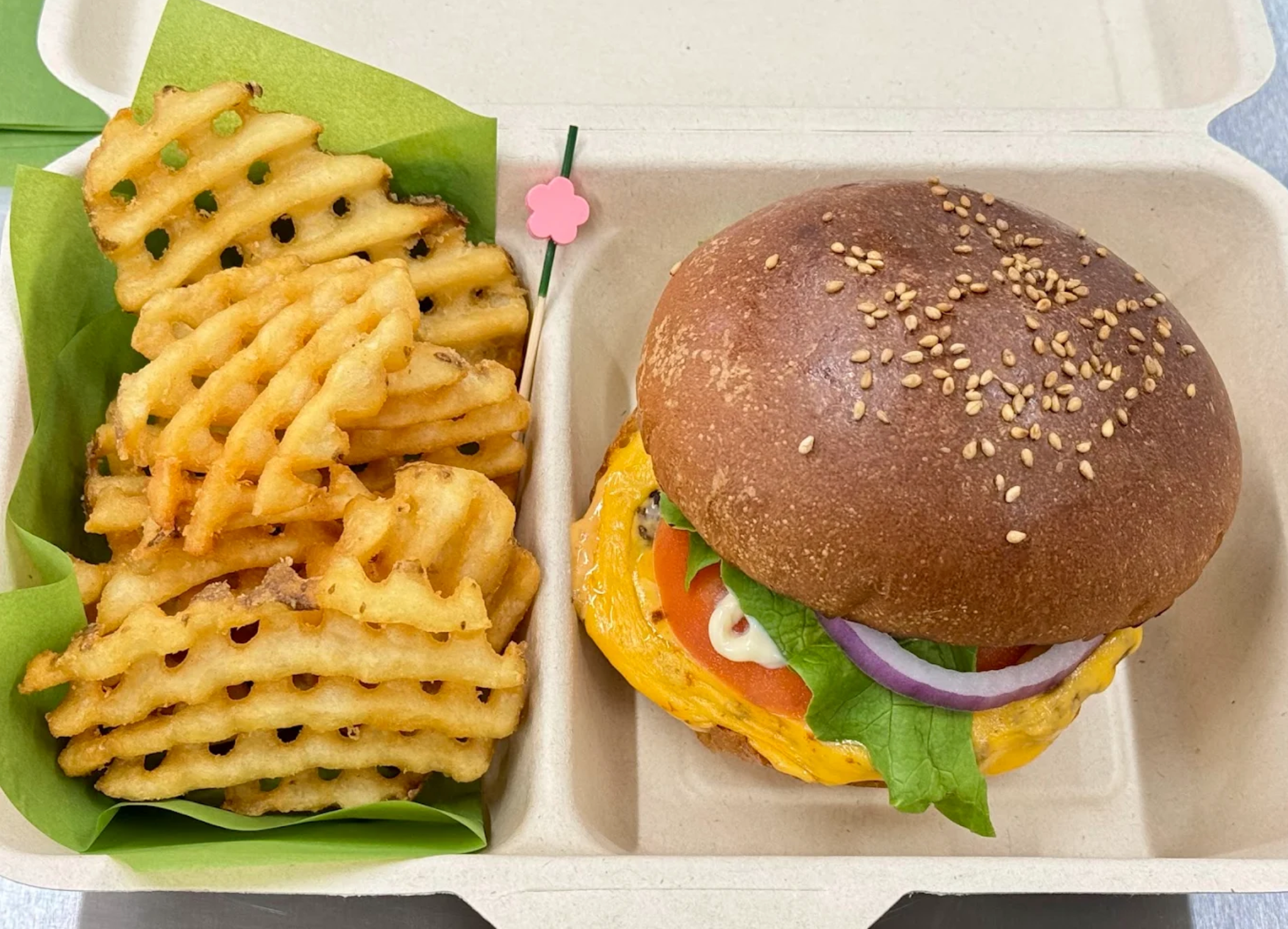 伏姫BURGERの紹介画像
